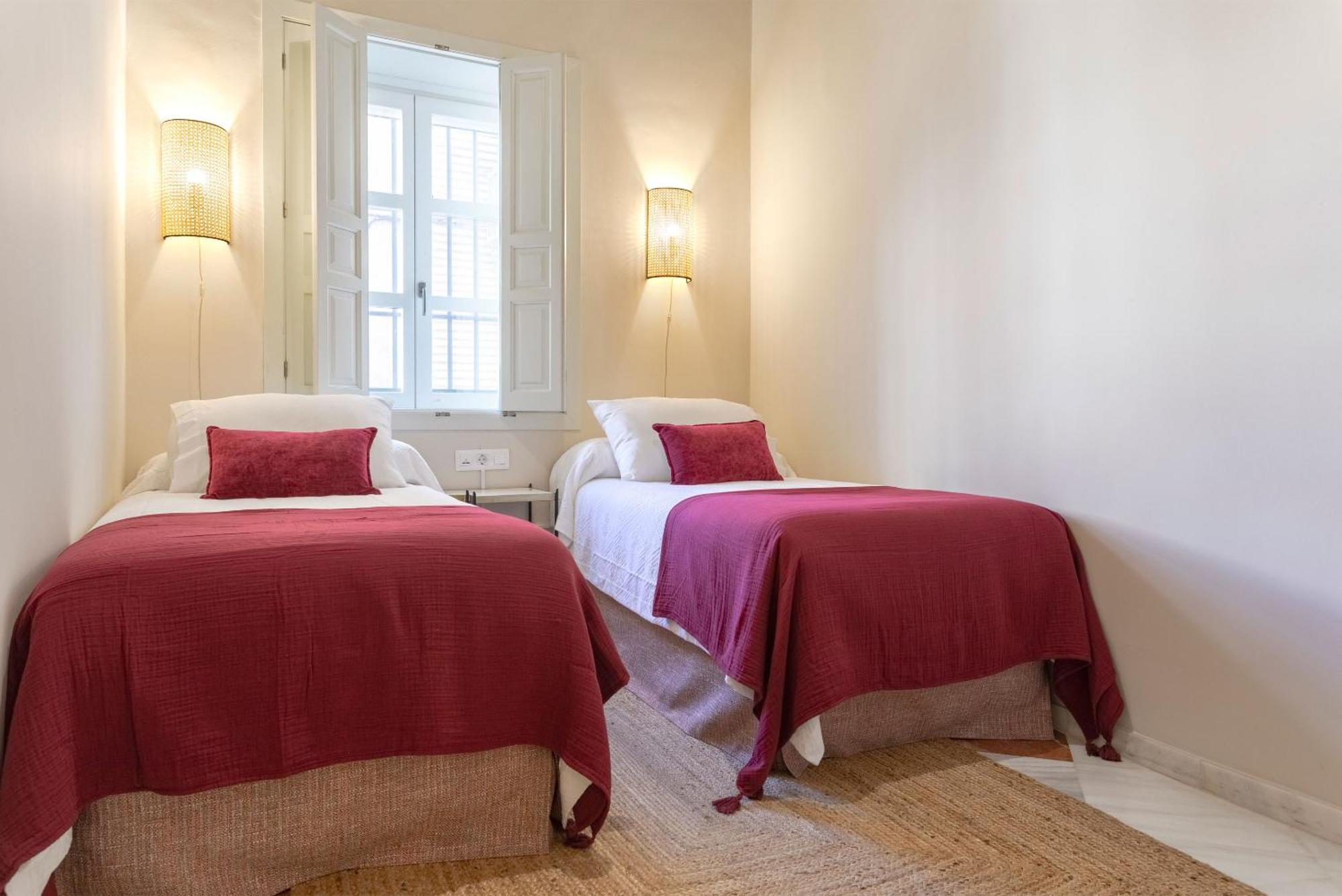 Genteel Home Abades Севилья Экстерьер фото